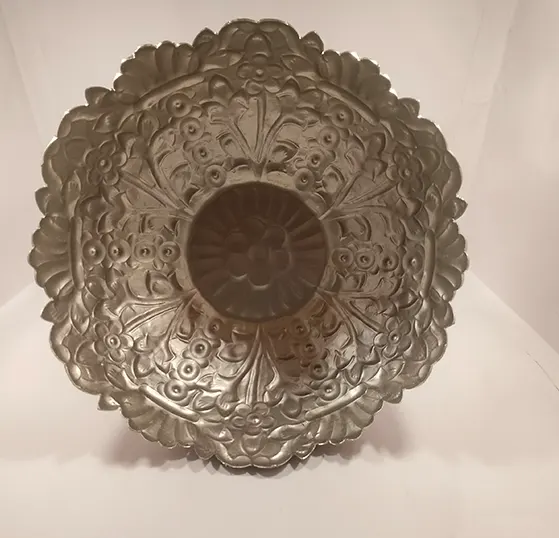 Silver bowl with rasin stand